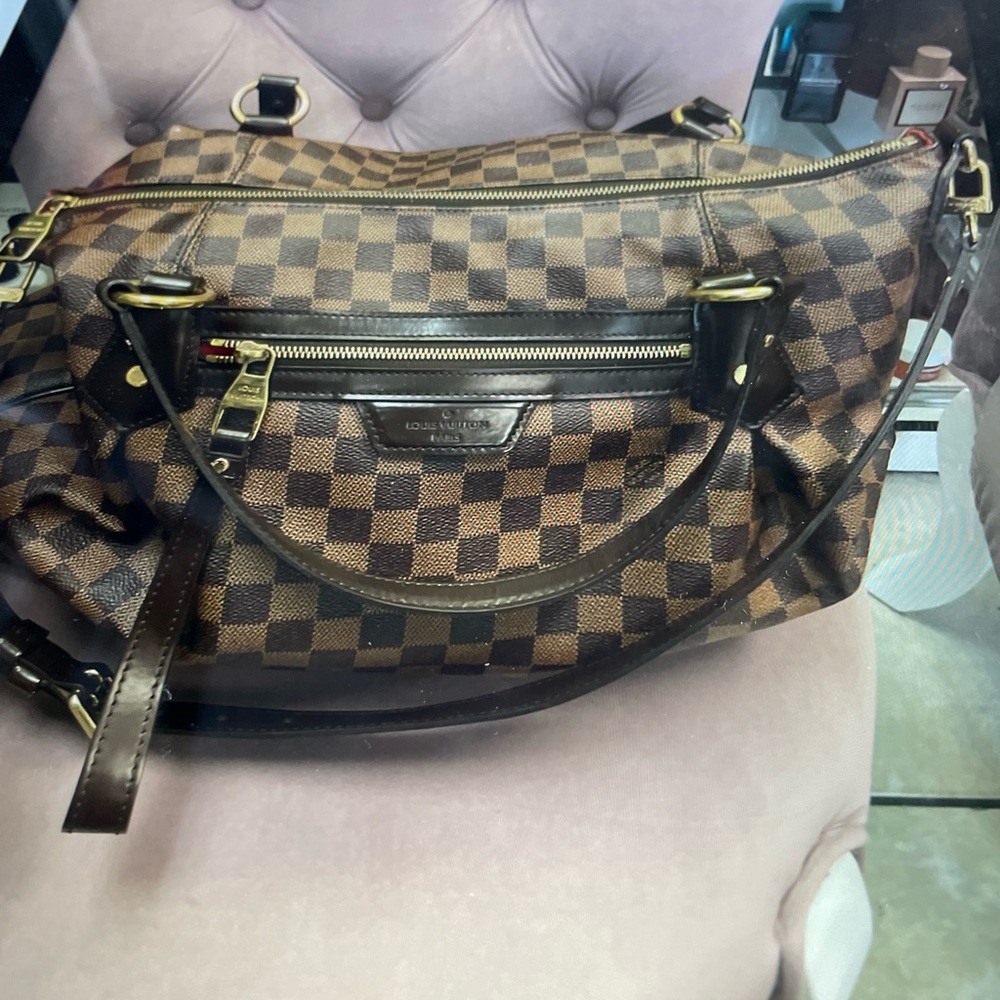 LV authentic - Picture 2 of 4